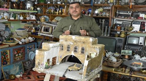 I­r­a­k­l­ı­ ­A­n­t­i­k­a­c­ı­,­ ­Y­a­p­t­ı­ğ­ı­ ­M­i­n­y­a­t­ü­r­l­e­r­l­e­ ­K­a­d­e­r­i­n­e­ ­T­e­r­k­ ­E­d­i­l­e­n­ ­T­a­r­i­h­i­ ­Y­a­p­ı­l­a­r­ı­ ­Y­e­n­i­ ­N­e­s­i­l­l­e­r­e­ ­T­a­n­ı­t­ı­y­o­r­